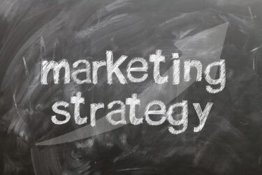 オウンドメディアとコンテンツマーケティングの違い｜戦略に合ったマーケティング手法の選び方を紹介